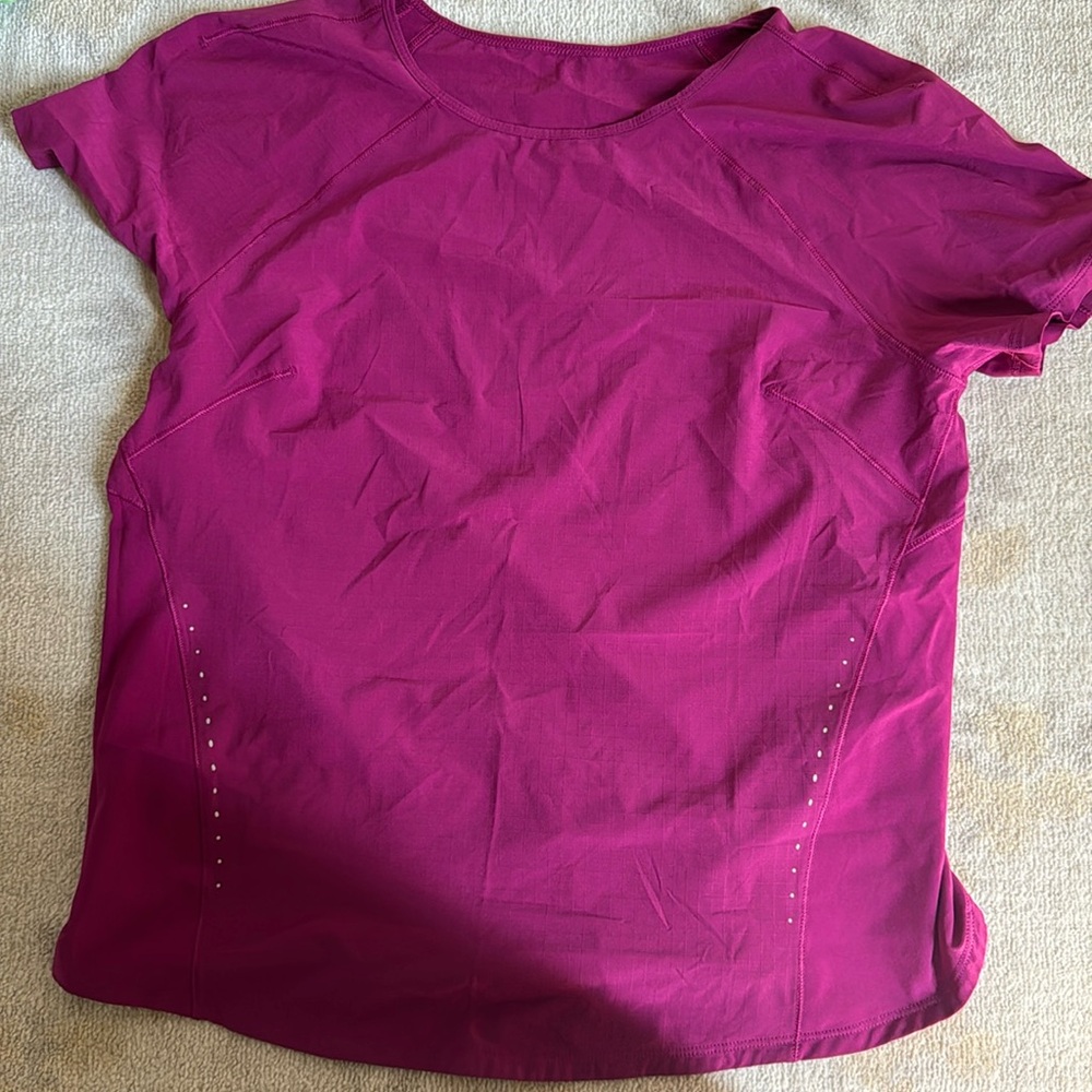 Fuschia Lulu Lemon short sleeve